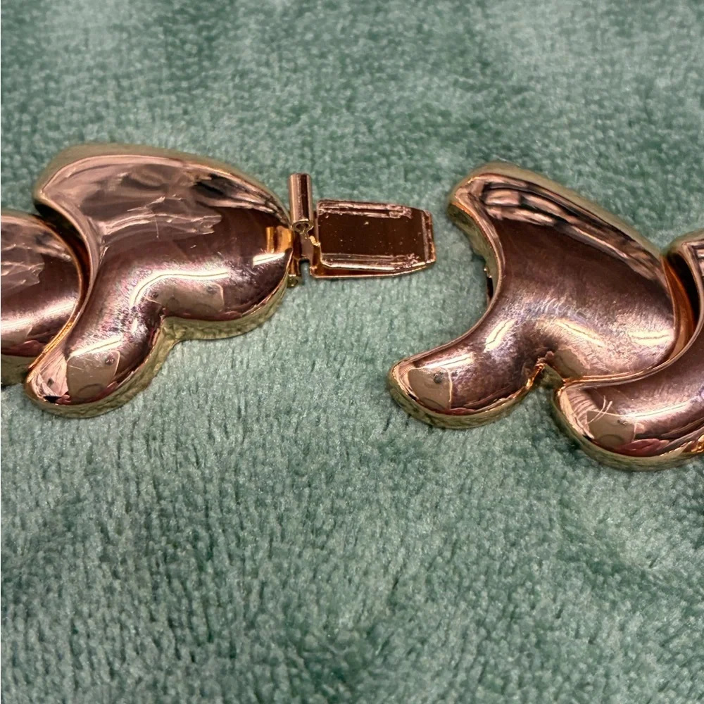 NWOT. Zara Golden Heart Necklace. - Picture 5 of 6